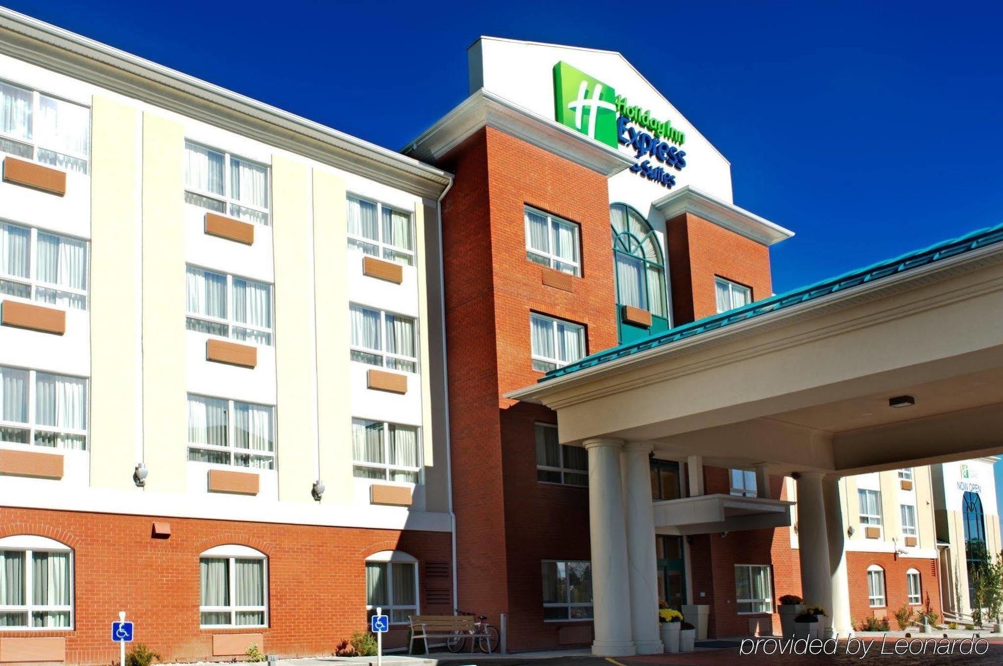 Holiday Inn Express Hotel & Suites Edson By Ihg Exterior foto
