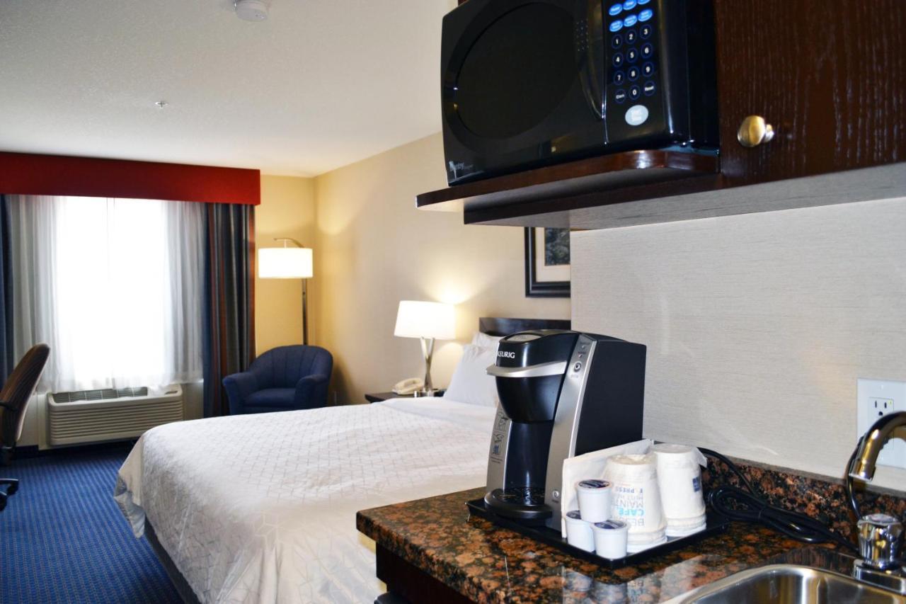 Holiday Inn Express Hotel & Suites Edson By Ihg Exterior foto